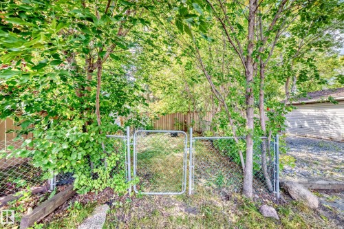 207 Homestead Crescent, Edmonton, AB - Outdoor