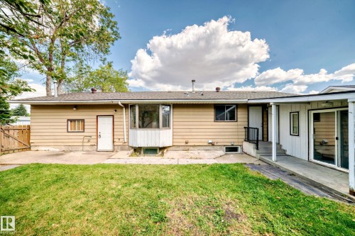 207 Homestead Crescent, Edmonton, AB - Outdoor