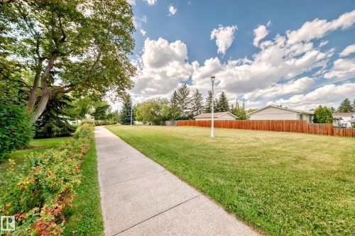 207 Homestead Crescent, Edmonton, AB - Outdoor