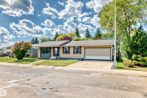 207 Homestead Crescent, Edmonton, AB - Outdoor With Facade