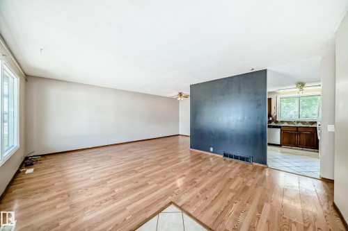 207 Homestead Crescent, Edmonton, AB - Indoor Photo Showing Other Room