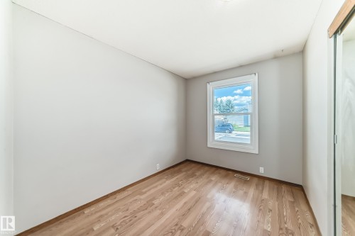 207 Homestead Crescent, Edmonton, AB - Indoor Photo Showing Other Room