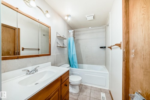 207 Homestead Crescent, Edmonton, AB - Indoor Photo Showing Bathroom