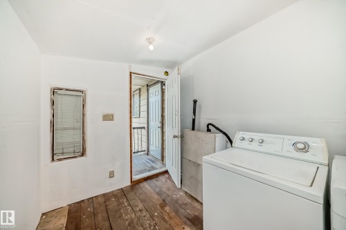 207 Homestead Crescent, Edmonton, AB - Indoor Photo Showing Laundry Room