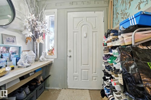 8 1820 34 Avenue, Edmonton, AB - Indoor Photo Showing Other Room