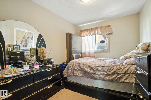 8 1820 34 Avenue, Edmonton, AB - Indoor Photo Showing Bedroom