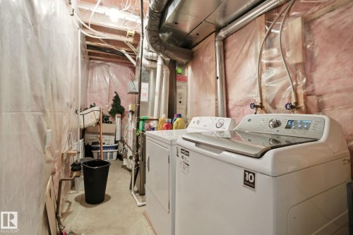 8 1820 34 Avenue, Edmonton, AB - Indoor Photo Showing Laundry Room