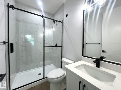 18 Mockingbird Crescent, Fort Saskatchewan, AB - Indoor Photo Showing Bathroom