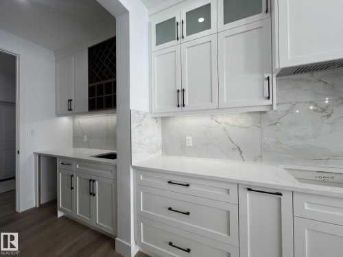 18 Mockingbird Crescent, Fort Saskatchewan, AB - Indoor Photo Showing Kitchen With Upgraded Kitchen