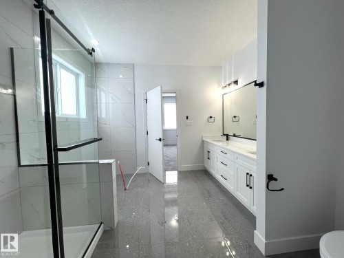 18 Mockingbird Crescent, Fort Saskatchewan, AB - Indoor Photo Showing Bathroom
