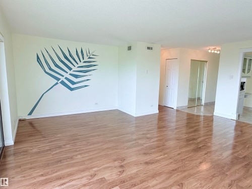 604 11027 87 Avenue, Edmonton, AB - Indoor Photo Showing Other Room