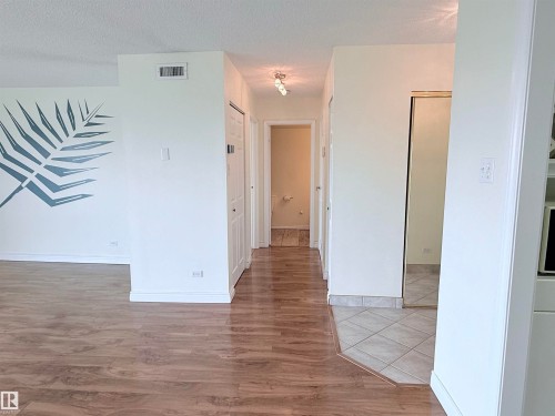 604 11027 87 Avenue, Edmonton, AB - Indoor Photo Showing Other Room