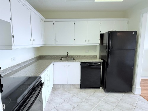 604 11027 87 Avenue, Edmonton, AB - Indoor Photo Showing Kitchen