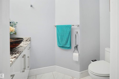 16608 9 Street, Edmonton, AB - Indoor Photo Showing Bathroom