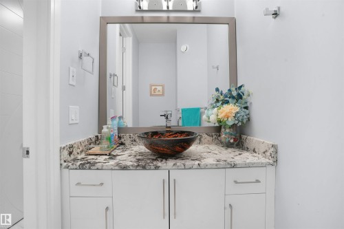 16608 9 Street, Edmonton, AB - Indoor Photo Showing Bathroom