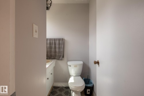 10820 170 Avenue Nw, Edmonton, AB - Indoor Photo Showing Bathroom