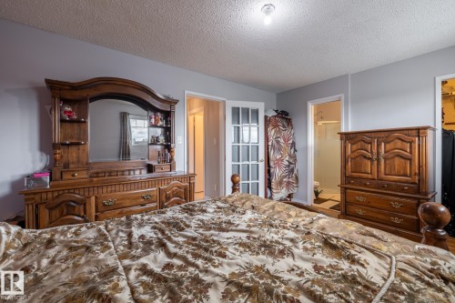 10820 170 Avenue Nw, Edmonton, AB - Indoor Photo Showing Bedroom