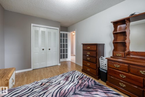 10820 170 Avenue Nw, Edmonton, AB - Indoor Photo Showing Bedroom