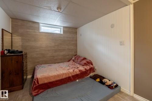 10820 170 Avenue Nw, Edmonton, AB - Indoor Photo Showing Bedroom