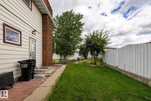 10820 170 Avenue Nw, Edmonton, AB - Outdoor