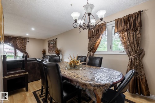 10820 170 Avenue Nw, Edmonton, AB - Indoor Photo Showing Dining Room
