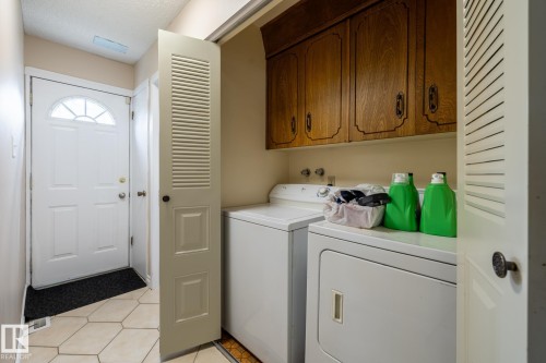 10820 170 Avenue Nw, Edmonton, AB - Indoor Photo Showing Laundry Room