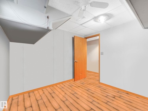 3608 15 Avenue, Edmonton, AB - Indoor Photo Showing Other Room