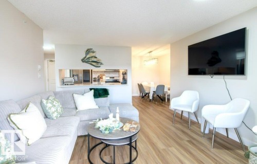 417 16303 95 Street, Edmonton, AB - Indoor Photo Showing Living Room