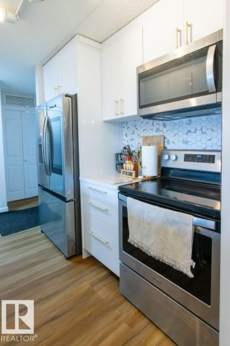 417 16303 95 Street, Edmonton, AB - Indoor Photo Showing Kitchen