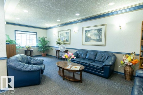 417 16303 95 Street, Edmonton, AB - Indoor Photo Showing Living Room
