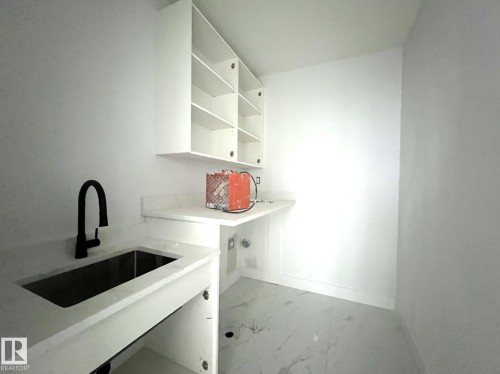 77 Mockingbird Crescent, Fort Saskatchewan, AB - Indoor Photo Showing Kitchen