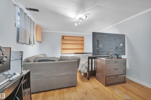 6720 20 Avenue, Edmonton, AB - Indoor