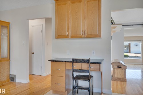 6720 20 Avenue, Edmonton, AB - Indoor