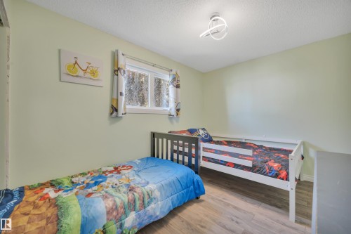 6720 20 Avenue, Edmonton, AB - Indoor Photo Showing Bedroom