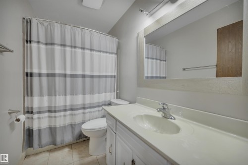 6720 20 Avenue, Edmonton, AB - Indoor Photo Showing Bathroom