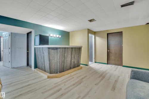 6720 20 Avenue, Edmonton, AB - Indoor Photo Showing Other Room