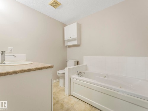 114 6220 Fulton Road, Edmonton, AB - Indoor Photo Showing Bathroom