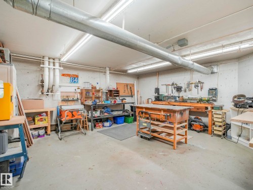 114 6220 Fulton Road, Edmonton, AB - Indoor Photo Showing Garage