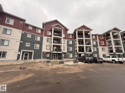 316 920 156 Street  Edmonton, AB T6R 0N6
