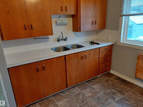 10451 157 Street, Edmonton, AB - Indoor Photo Showing Kitchen With Double Sink