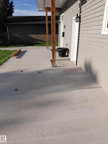 10451 157 Street, Edmonton, AB - Outdoor