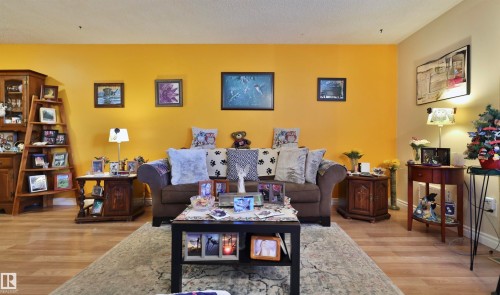 127 2204 118 Street, Edmonton, AB - Indoor Photo Showing Living Room