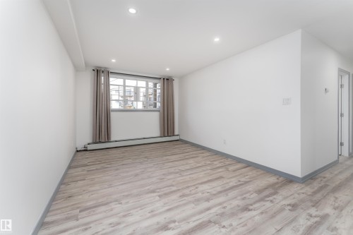 4B 13230 Fort Road, Edmonton, AB - Indoor Photo Showing Other Room