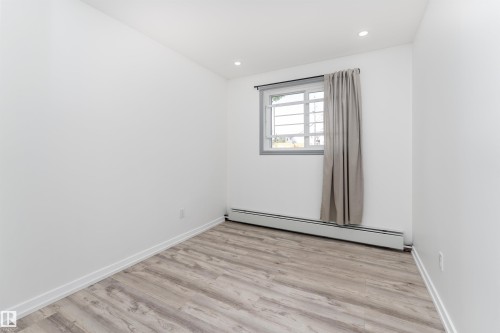 4B 13230 Fort Road, Edmonton, AB - Indoor Photo Showing Other Room