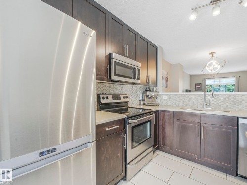 128 1804 70 Street, Edmonton, AB - Indoor Photo Showing Kitchen With Upgraded Kitchen