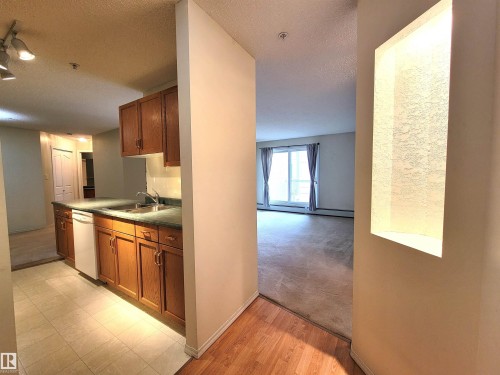 312 10511 42 Avenue  Edmonton, AB T6J 7G8