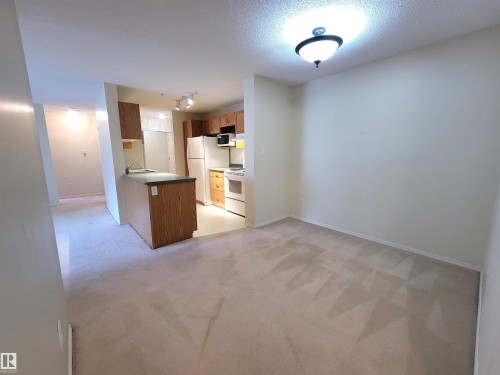 312 10511 42 Avenue, Edmonton, AB - Indoor