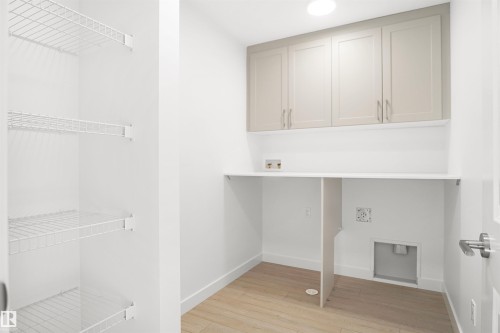 20608 27 Avenue, Edmonton, AB - Indoor With Storage