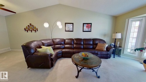 12 13217 155 Avenue, Edmonton, AB - Indoor Photo Showing Living Room