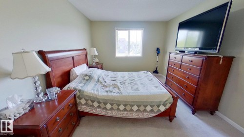12 13217 155 Avenue, Edmonton, AB - Indoor Photo Showing Bedroom